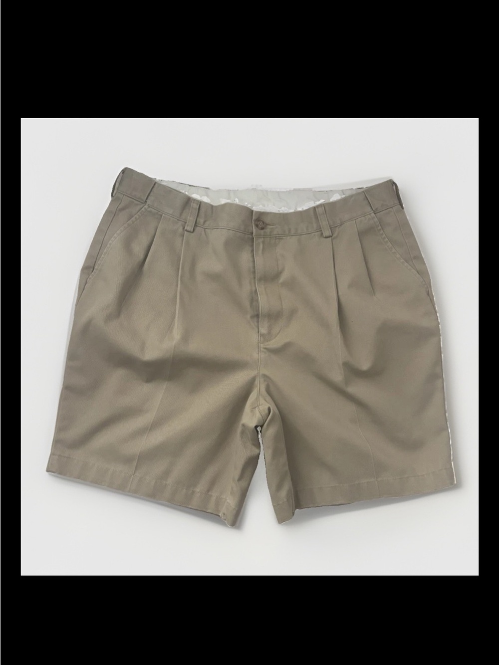 Vintage L.L. Bean Men's Pleated-Front Khaki Shorts- preppy, golf